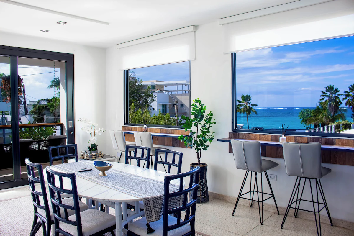 Ocean-view dining